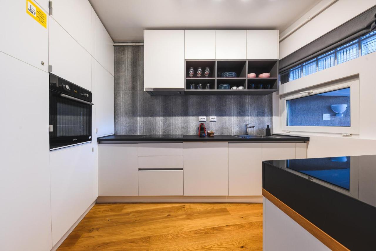 Charming 2 Bedroom Apartment Kluż-Napoka Zewnętrze zdjęcie