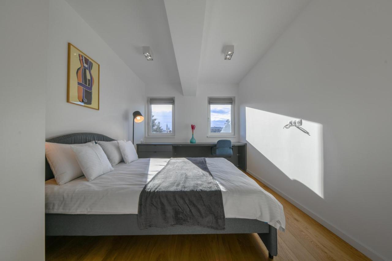 Charming 2 Bedroom Apartment Kluż-Napoka Zewnętrze zdjęcie